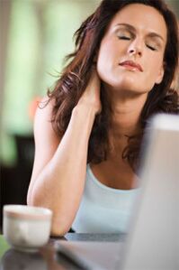 Osteokondroz nedeniyle boyun ağrısı